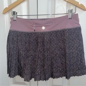 Lululemon floral print  pleat to street mid -rise skirt size 6